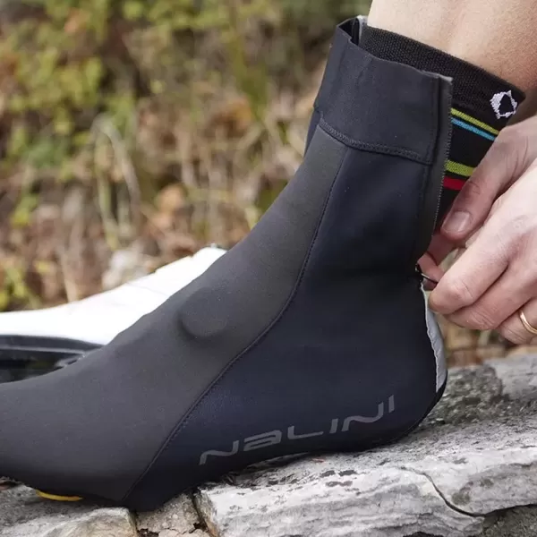 Come scegliere i copriscarpe da ciclismo invernali