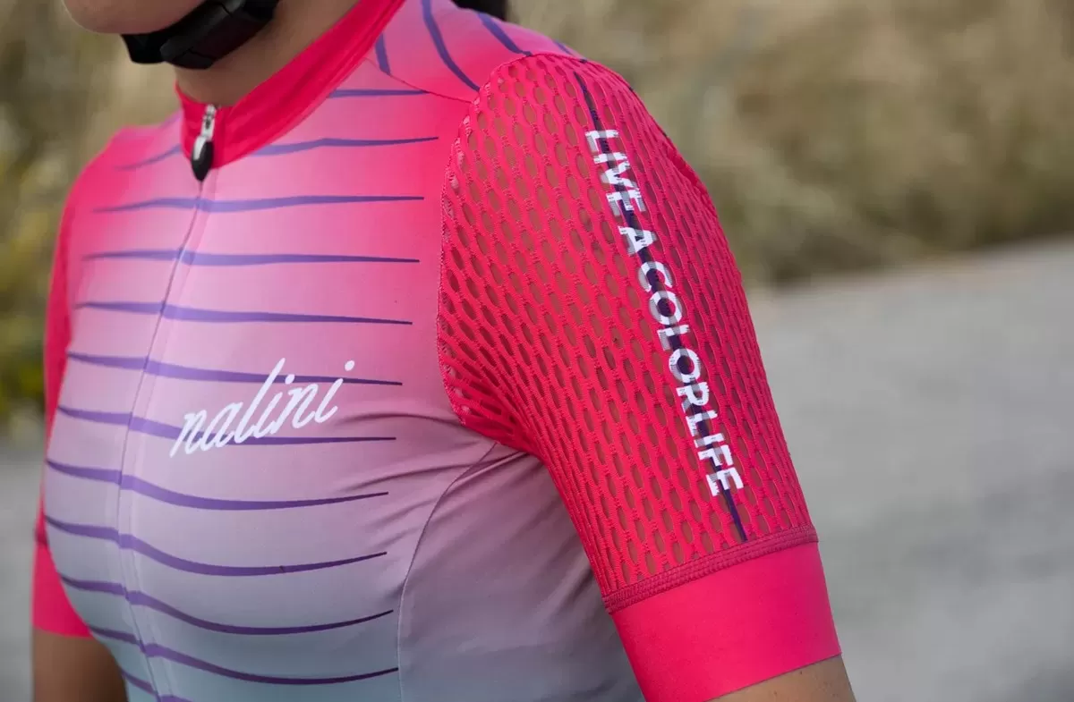 Pedalare al femminile: guida definitiva all'outfit perfetto